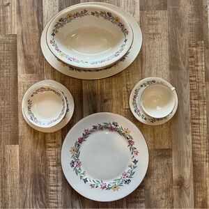 Pickard China Floral Patterned 30 Piece Dinnerware Set